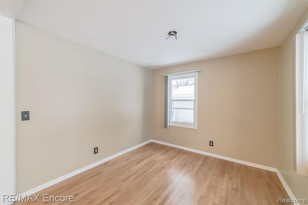 8459-8461 Bridge Lake Road Clarkston, MI 48348 - Photo 22 of 36