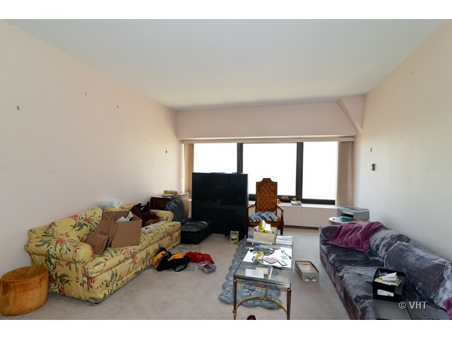 175 East Delaware Place, Unit 4924 Chicago, IL 60611 - Photo 2 of 6