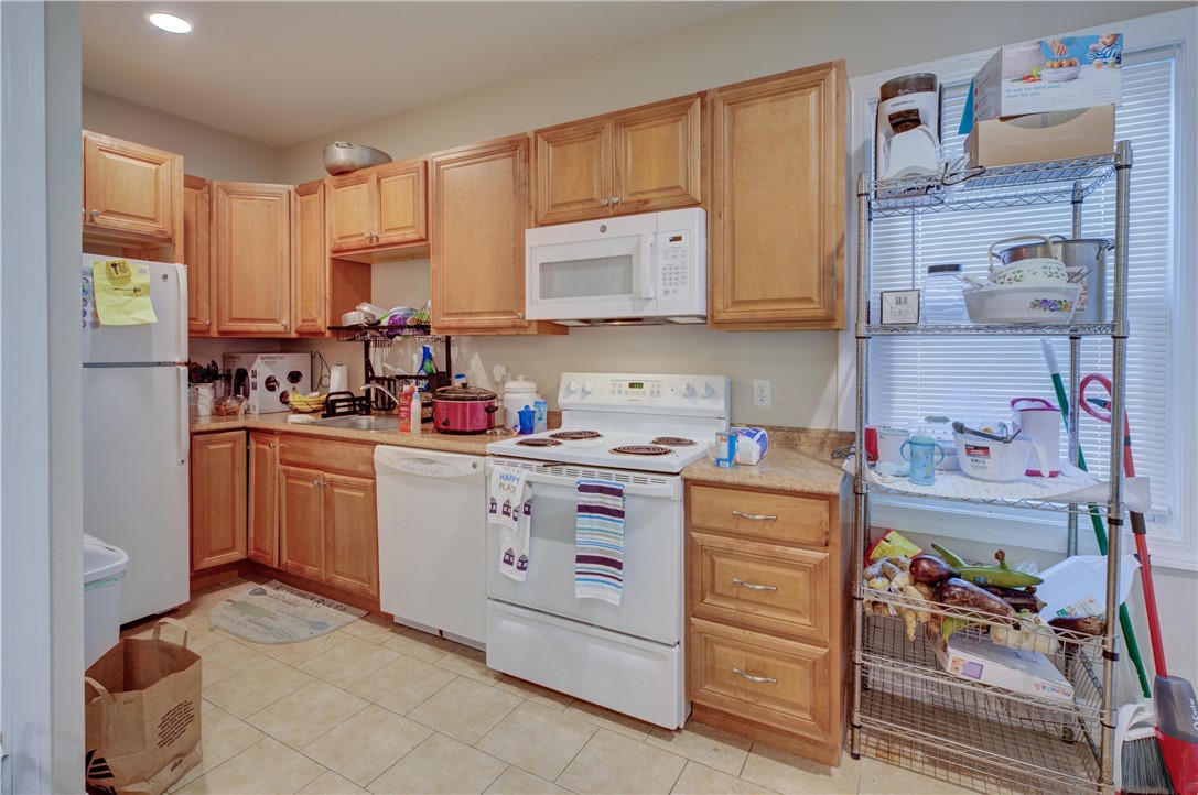 102 Ruggles Street Providence, RI 02908 - Photo 16 of 32 Gallery Image 16