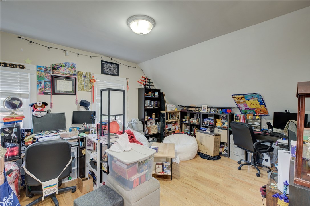 102 Ruggles Street Providence, RI 02908 - Photo 19 of 32 Gallery Image 19
