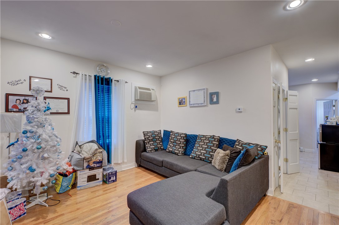 102 Ruggles Street Providence, RI 02908 - Photo 6 of 32 Gallery Image 6
