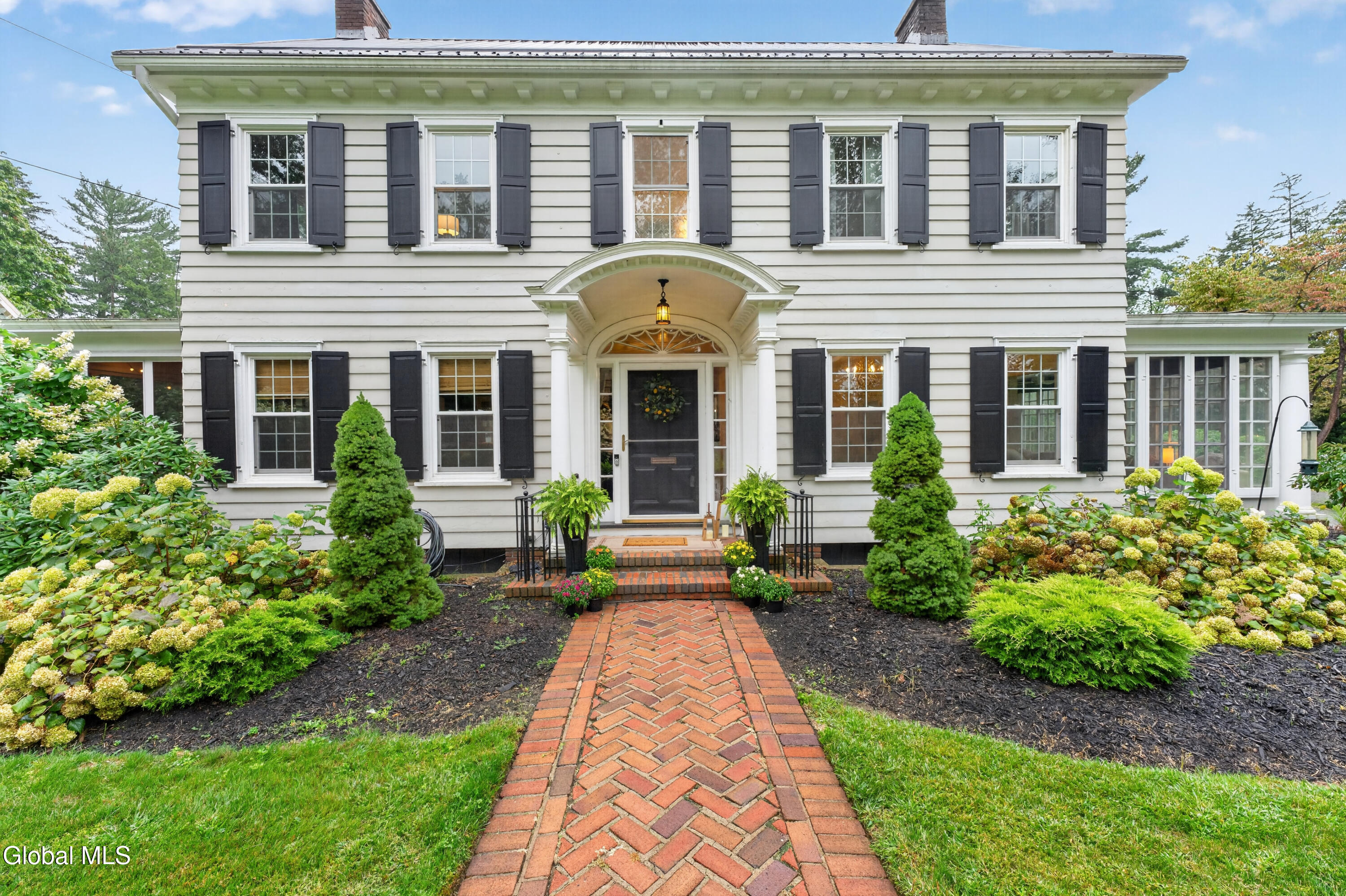 4 Sunnyside Road Scotia, NY 12302 - Photo 2 of 59 0 Front 4