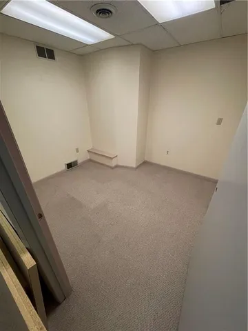 $1,100 | 235 Longfellow Street, Vandergrift, PA 15690