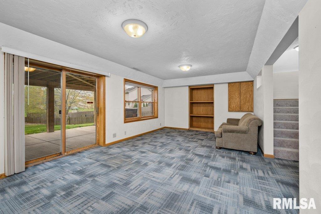 2349 Hunter Road Bettendorf, IA 52722 - Photo 27 of 34