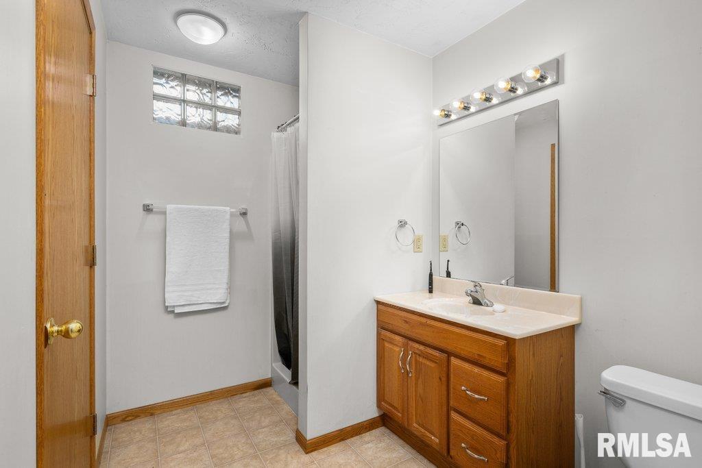 2349 Hunter Road Bettendorf, IA 52722 - Photo 30 of 34