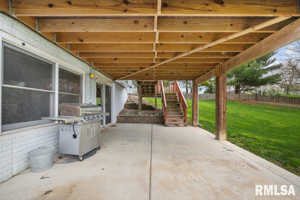 2349 Hunter Road Bettendorf, IA 52722 - Photo 31 of 34
