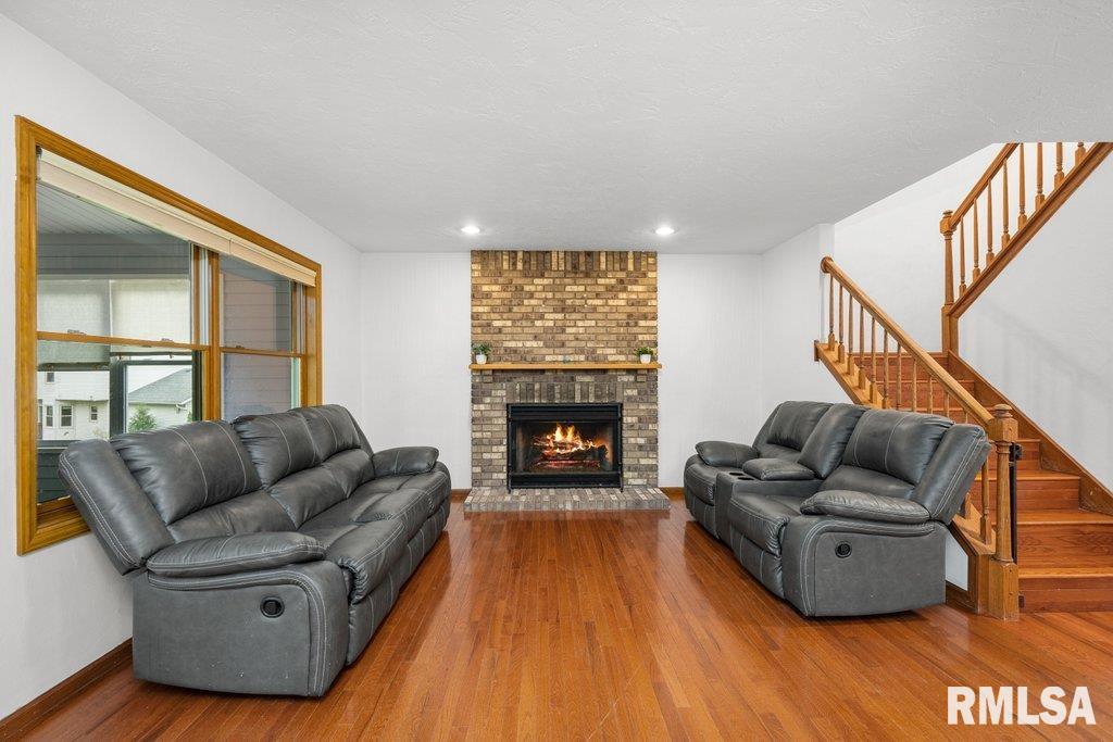 2349 Hunter Road Bettendorf, IA 52722 - Photo 9 of 34