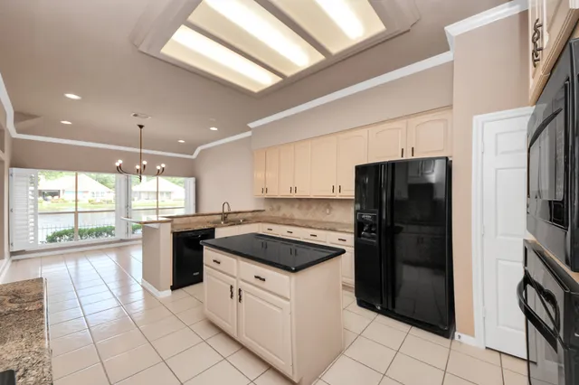 $3,395 | 39 Wild Meadow Court, The Woodlands, TX 77380