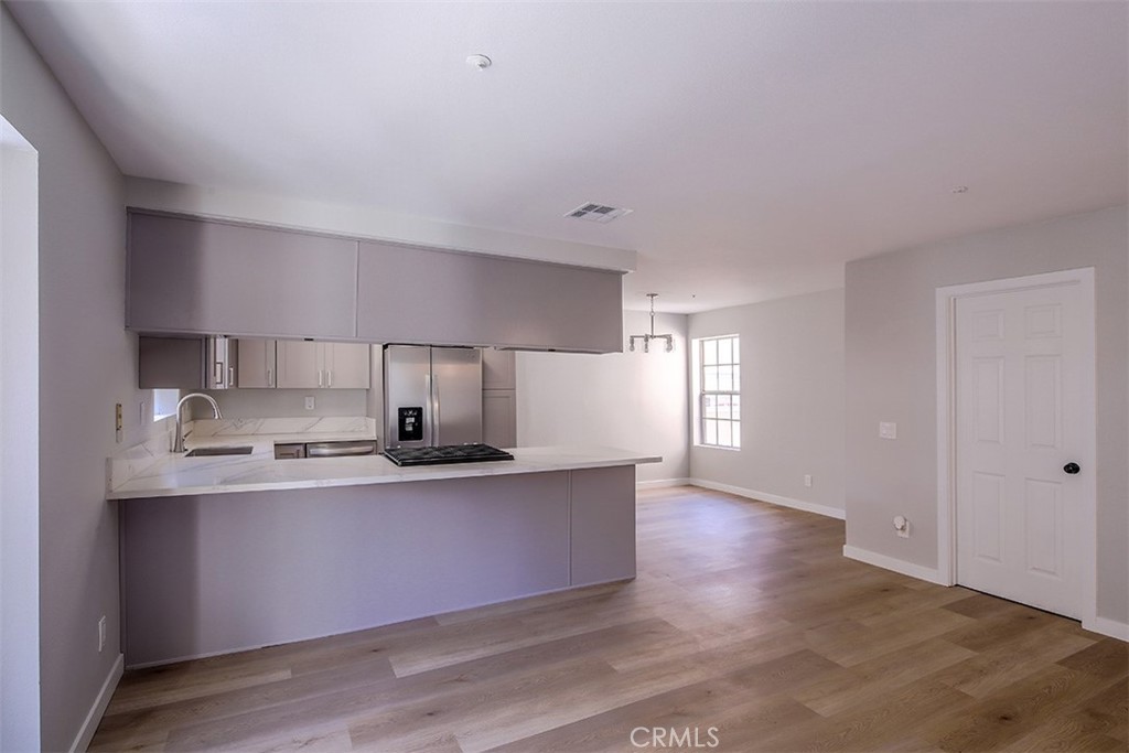 331 Genoa Street, Unit E Monrovia, CA 91016 - Photo 5 of 27