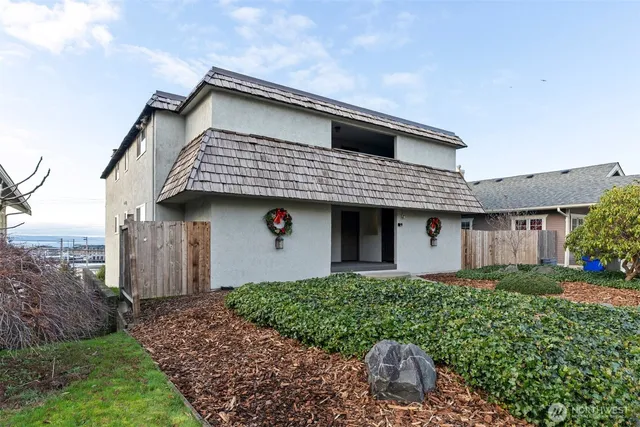 $1,350,000 | 2210 Grand Avenue, Everett, WA 98201