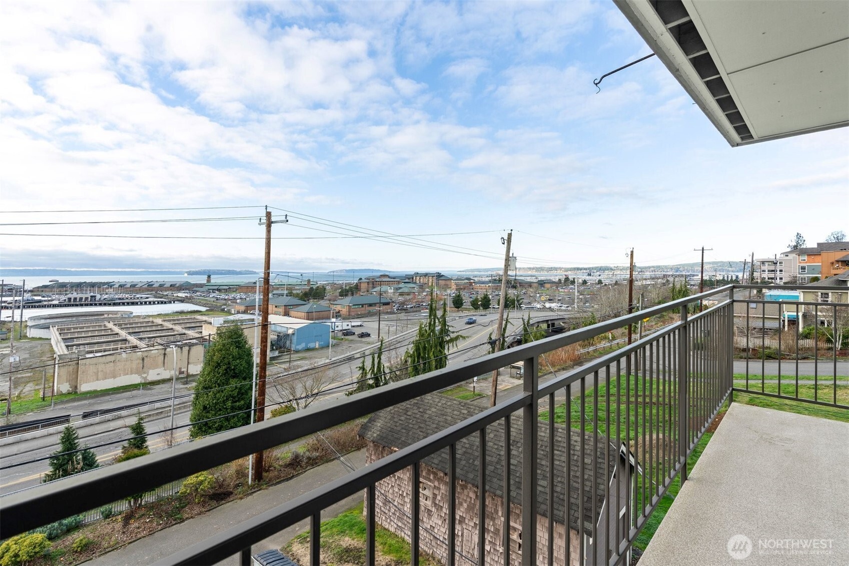 2210 Grand Avenue Everett, WA 98201 - Photo 12 of 40