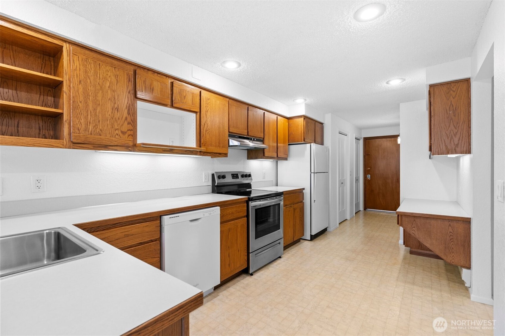 2210 Grand Avenue Everett, WA 98201 - Photo 19 of 40