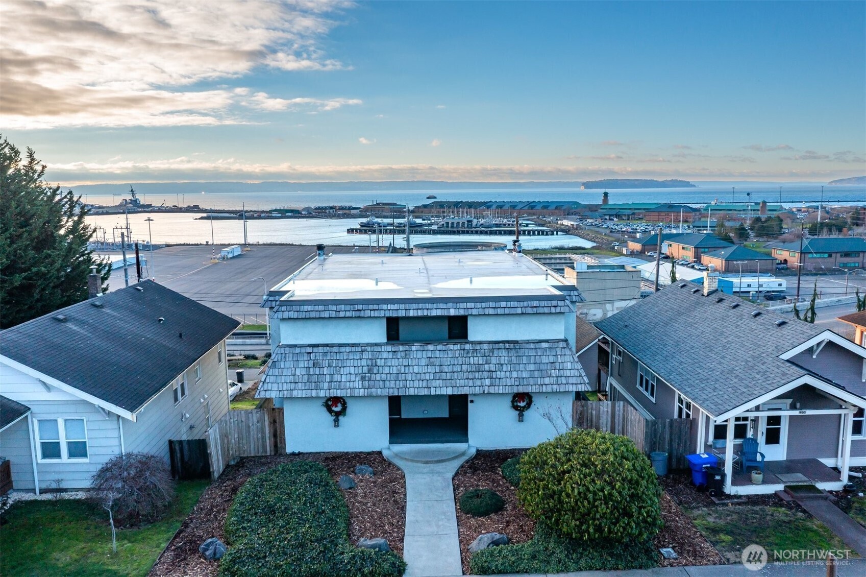 2210 Grand Avenue Everett, WA 98201 - Photo 2 of 40