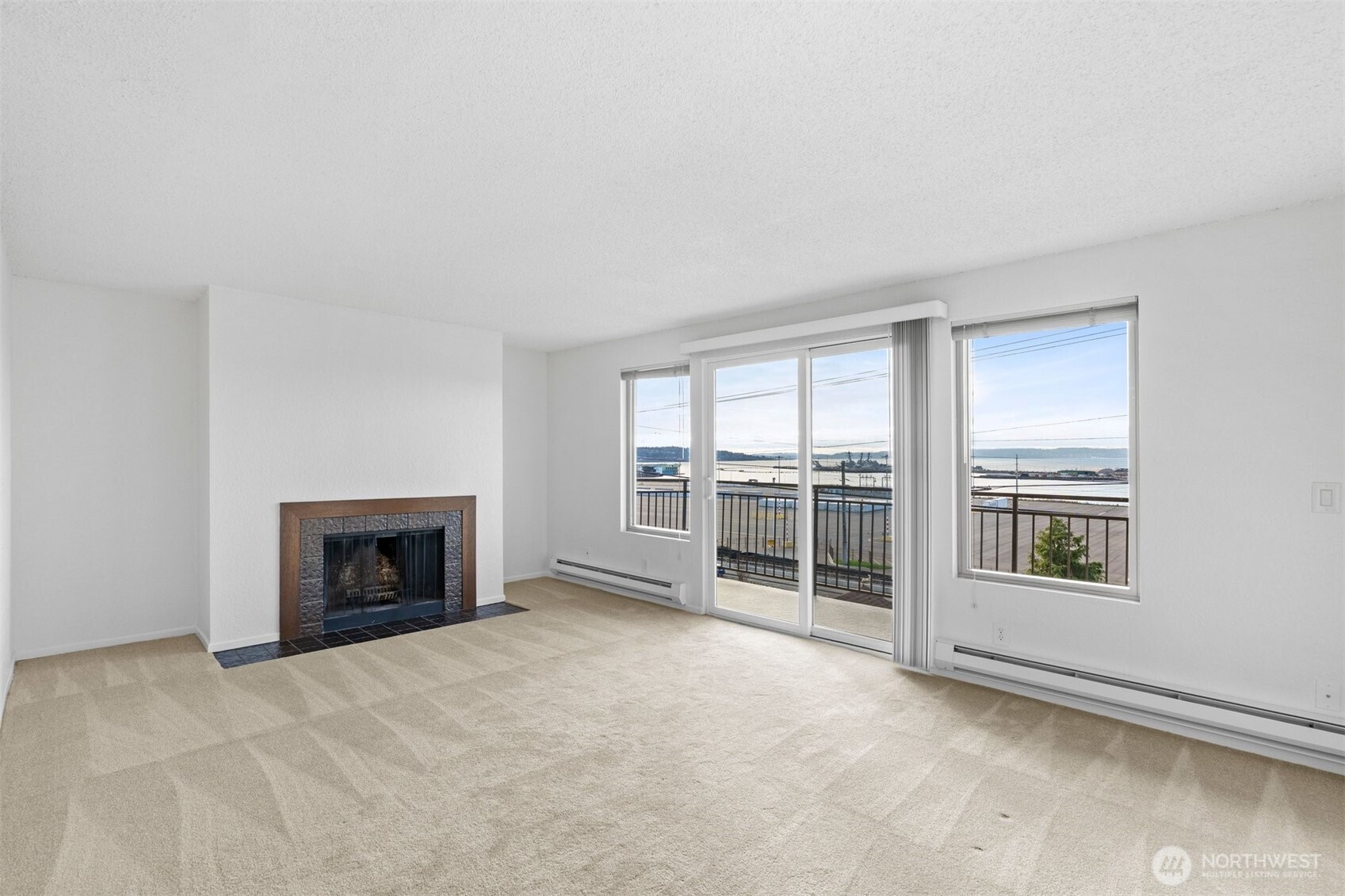 2210 Grand Avenue Everett, WA 98201 - Photo 22 of 40