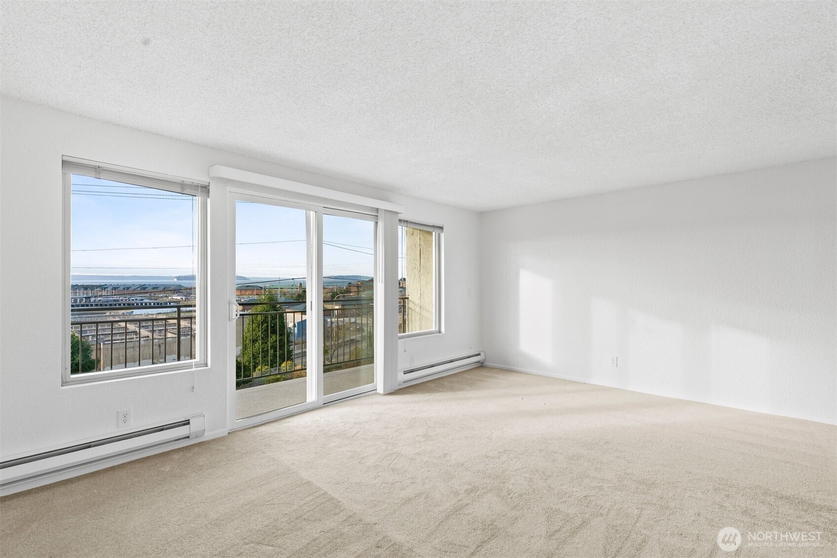 2210 Grand Avenue Everett, WA 98201 - Photo 23 of 40