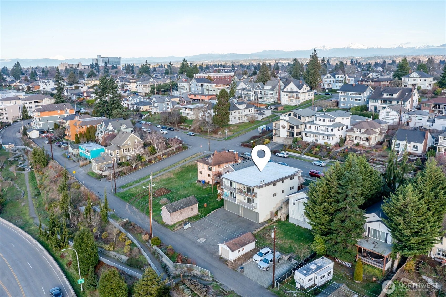 2210 Grand Avenue Everett, WA 98201 - Photo 5 of 40