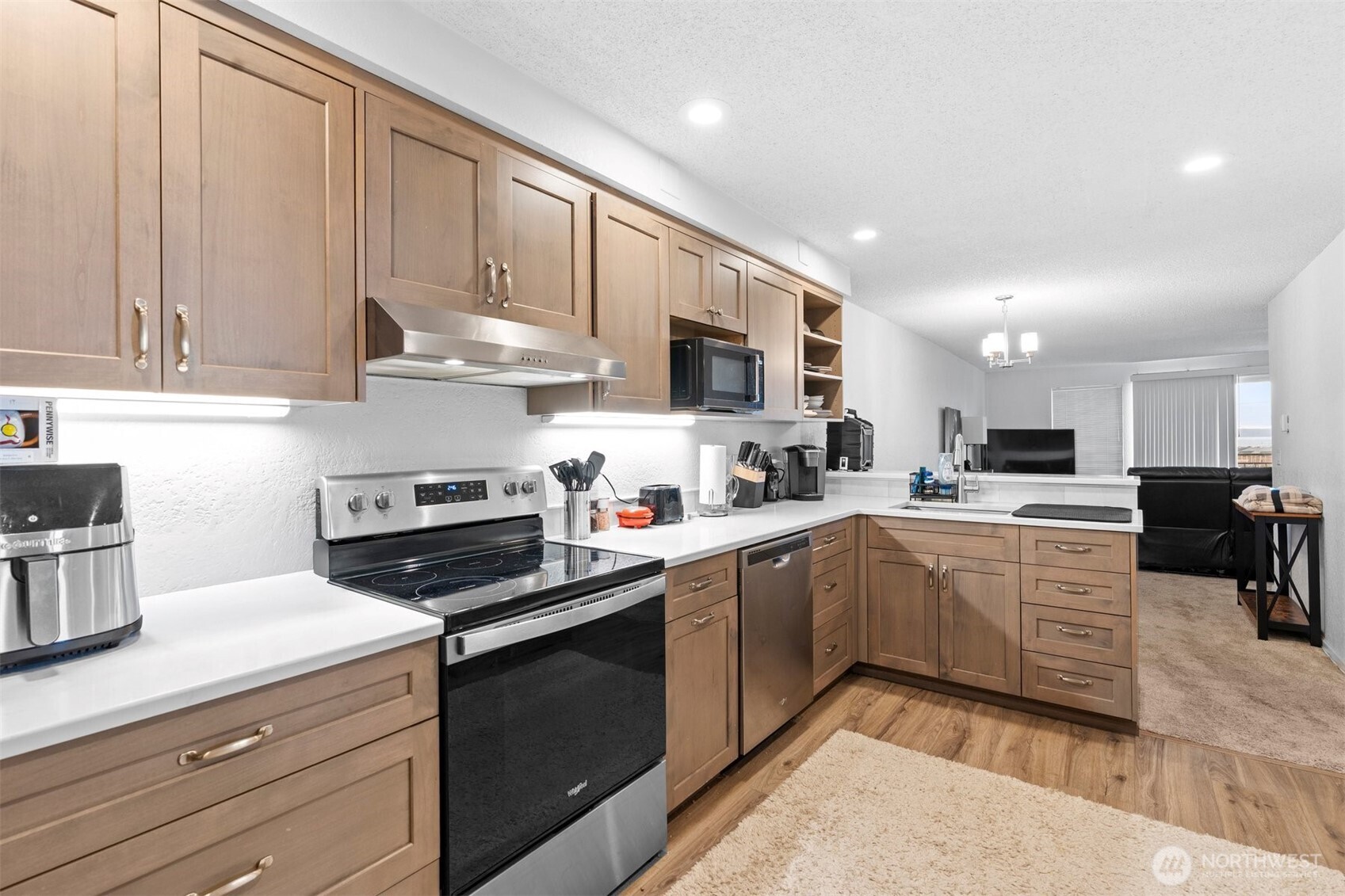 2210 Grand Avenue Everett, WA 98201 - Photo 8 of 40