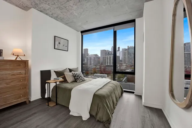 $2,925 | 808 North Cleveland Avenue, Unit 1606, Chicago, IL 60610