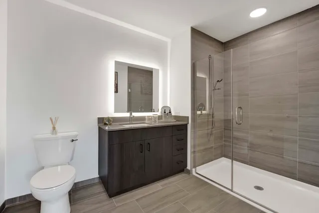 $2,925 | 808 North Cleveland Avenue, Unit 1606, Chicago, IL 60610