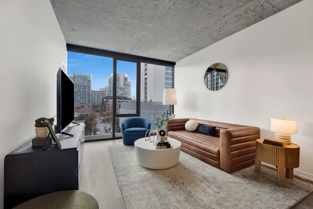 $2,925 | 808 North Cleveland Avenue, Unit 1606, Chicago, IL 60610