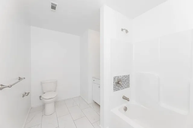 $2,261 | 162-170 South Orange Avenue, Unit 404, Newark, NJ 07103