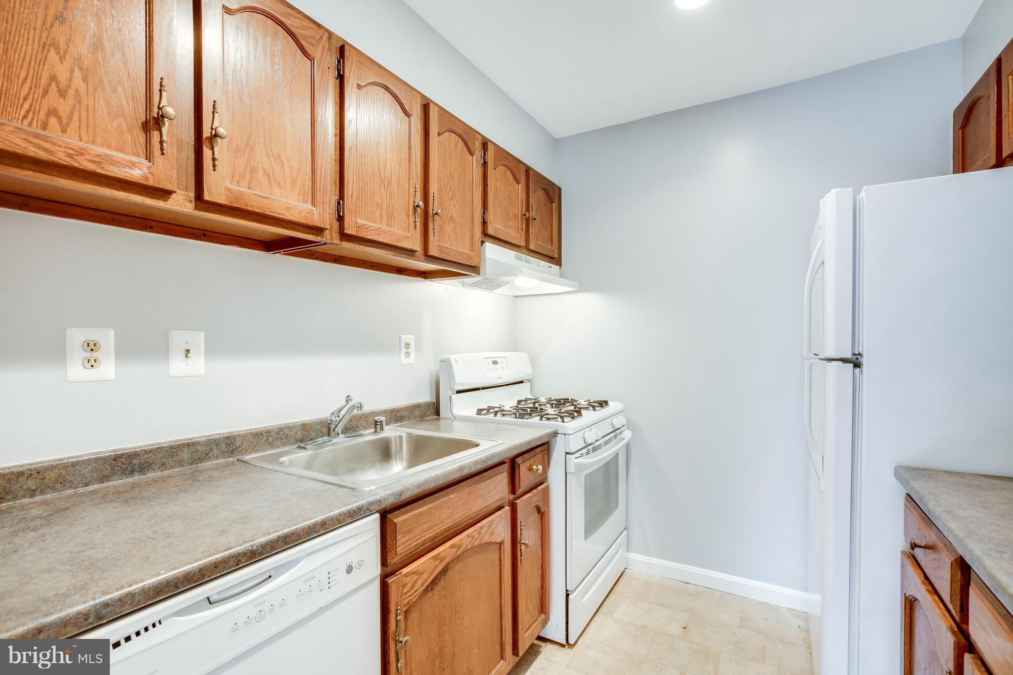 5906 Cove Landing Road, Unit 301 Burke, VA 22015 - Photo 31 of 51