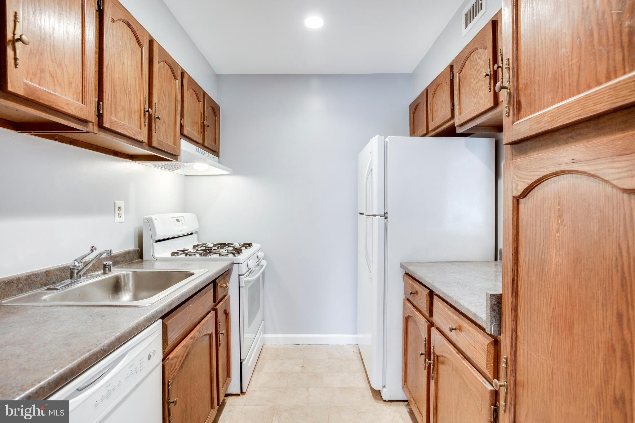 5906 Cove Landing Road, Unit 301 Burke, VA 22015 - Photo 32 of 51