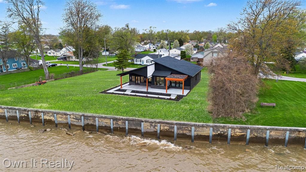 2020 Edgewater Street Monroe, MI 48162 - Photo 3 of 41