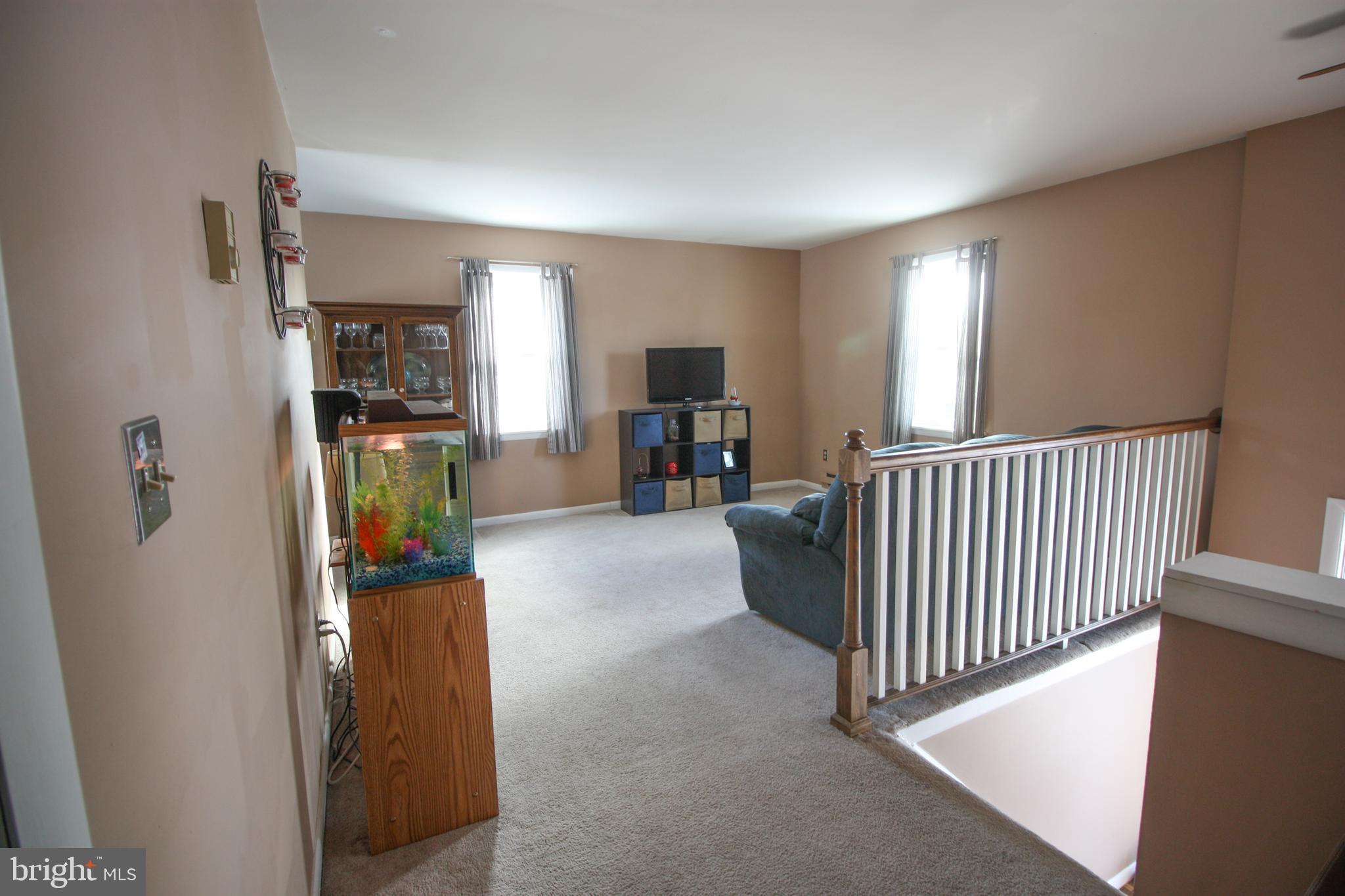 471 Crosswinds Drive Lititz, PA 17543 - Photo 2 of 21