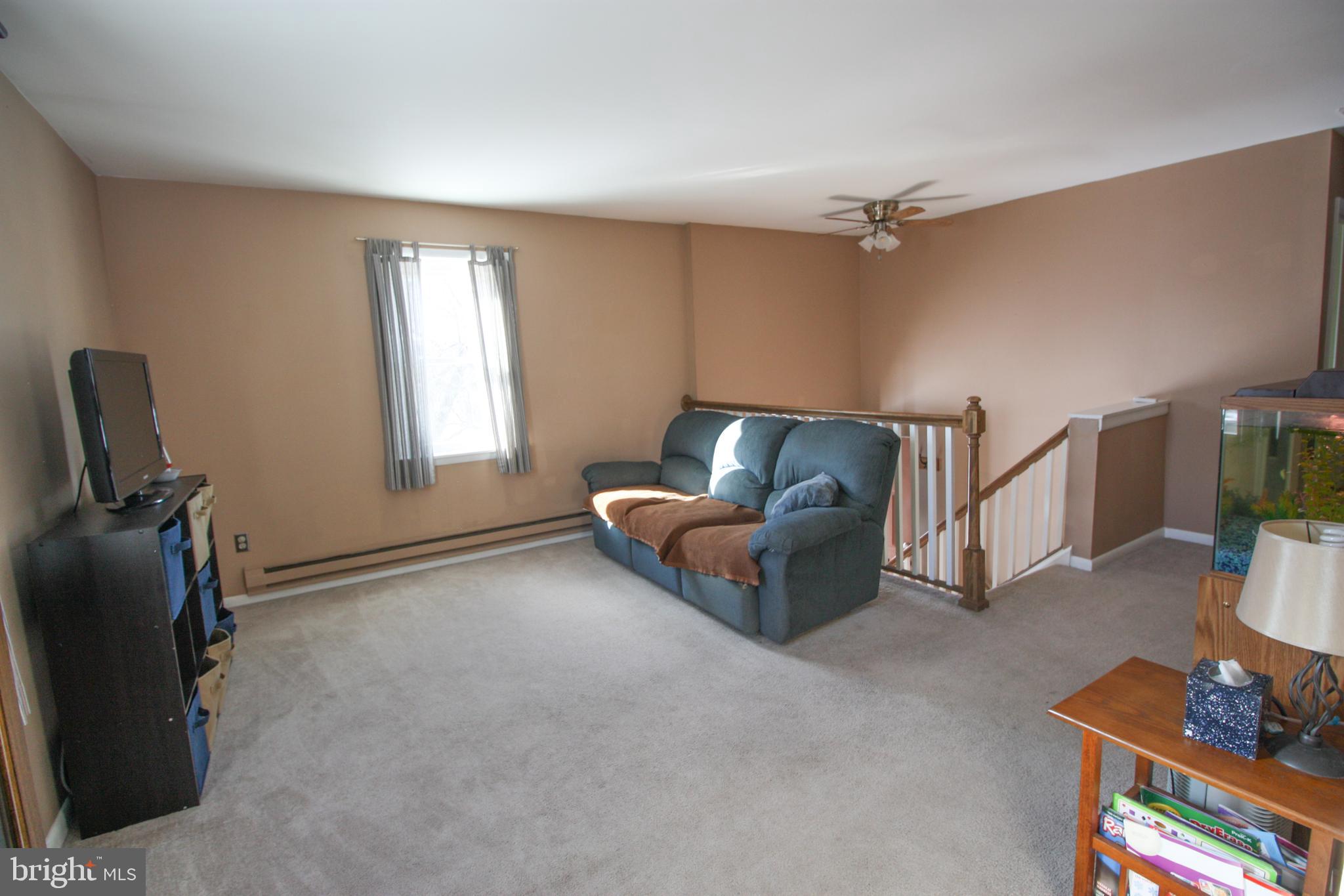 471 Crosswinds Drive Lititz, PA 17543 - Photo 4 of 21