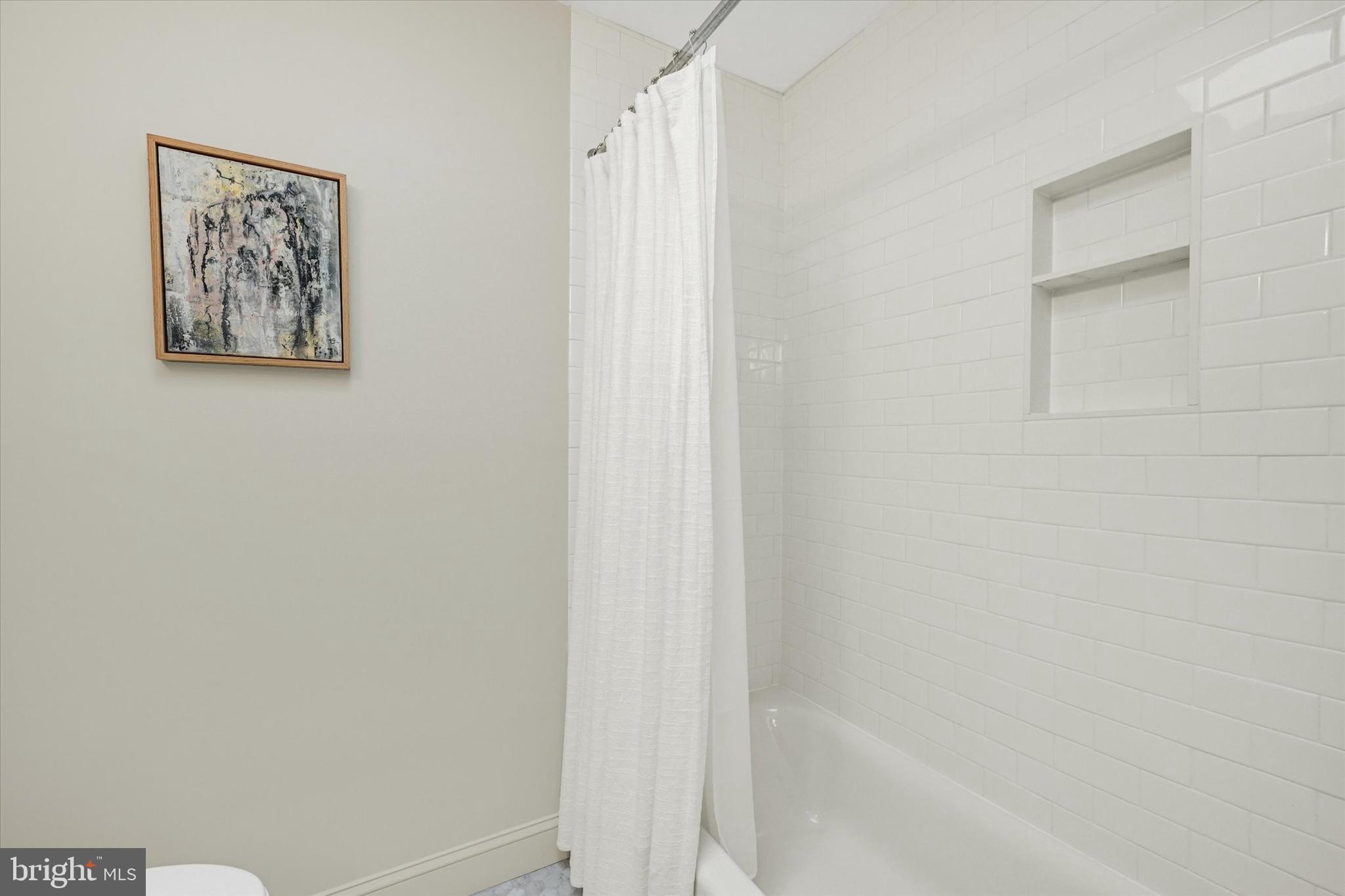 2211 Old Bosley Road Cockeysville, MD 21030 - Photo 23 of 65 a close up of a bathtub