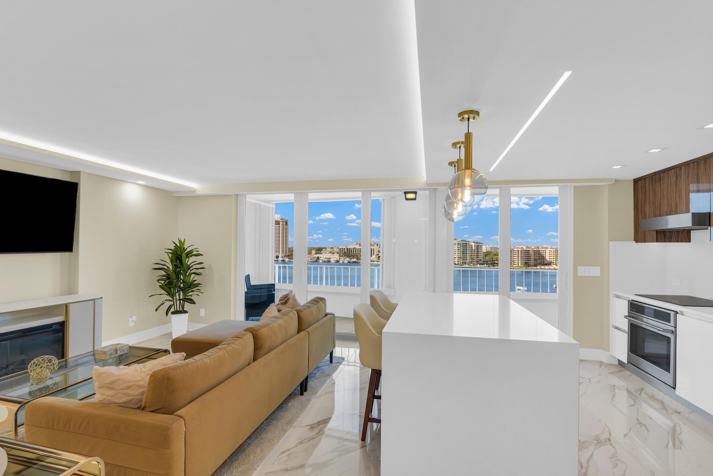 550 South Ocean Boulevard, Unit 1009 Boca Raton, FL 33432 - Photo 2 of 56 Living / Kitchen