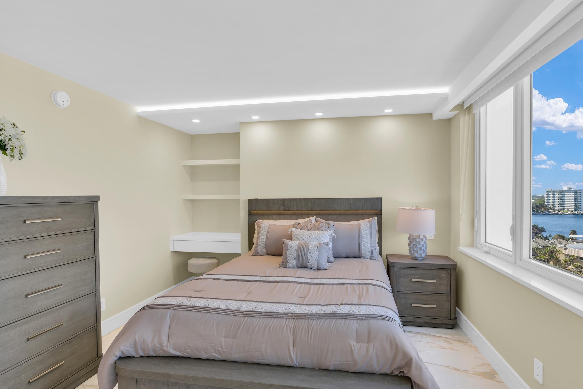 550 South Ocean Boulevard, Unit 1009 Boca Raton, FL 33432 - Photo 27 of 56 SEcond Bedroom