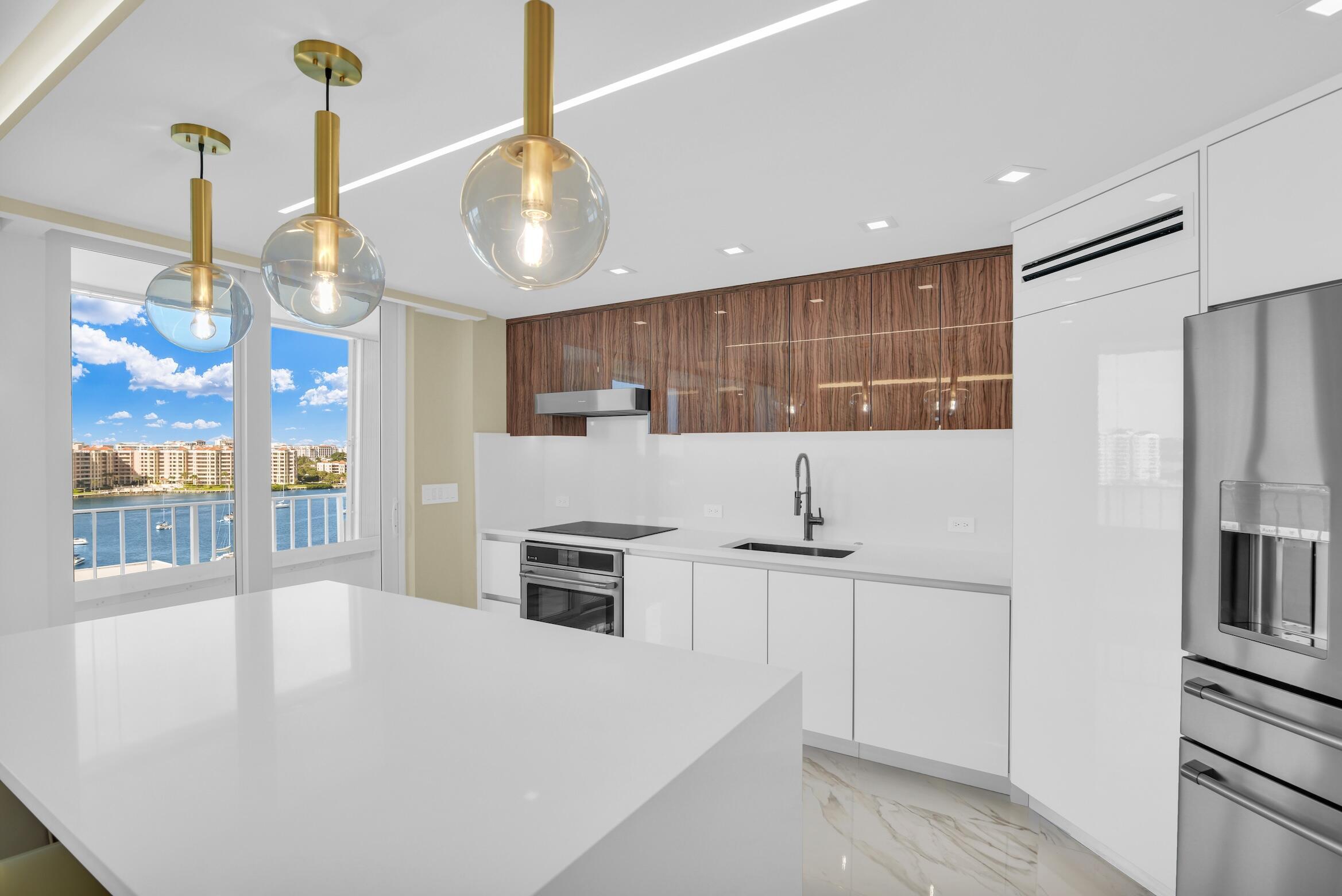 550 South Ocean Boulevard, Unit 1009 Boca Raton, FL 33432 - Photo 6 of 56 Kitchen