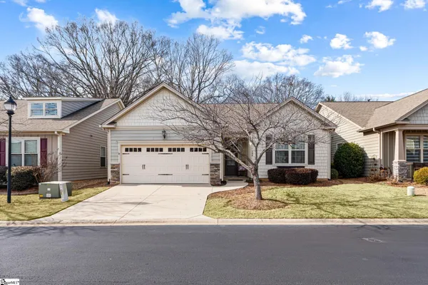 $390,000 | 100 Briarhill Drive, Simpsonville, SC 29680