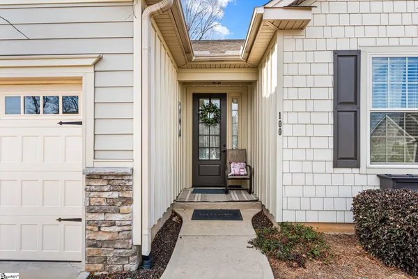 $390,000 | 100 Briarhill Drive, Simpsonville, SC 29680