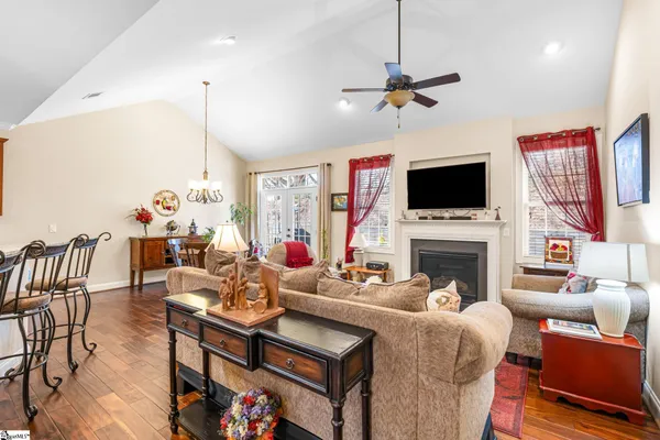 $390,000 | 100 Briarhill Drive, Simpsonville, SC 29680