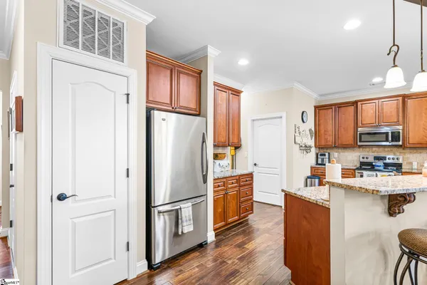 $390,000 | 100 Briarhill Drive, Simpsonville, SC 29680