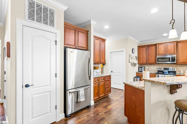 $400,000 | 100 Briarhill Drive, Simpsonville, SC 29680