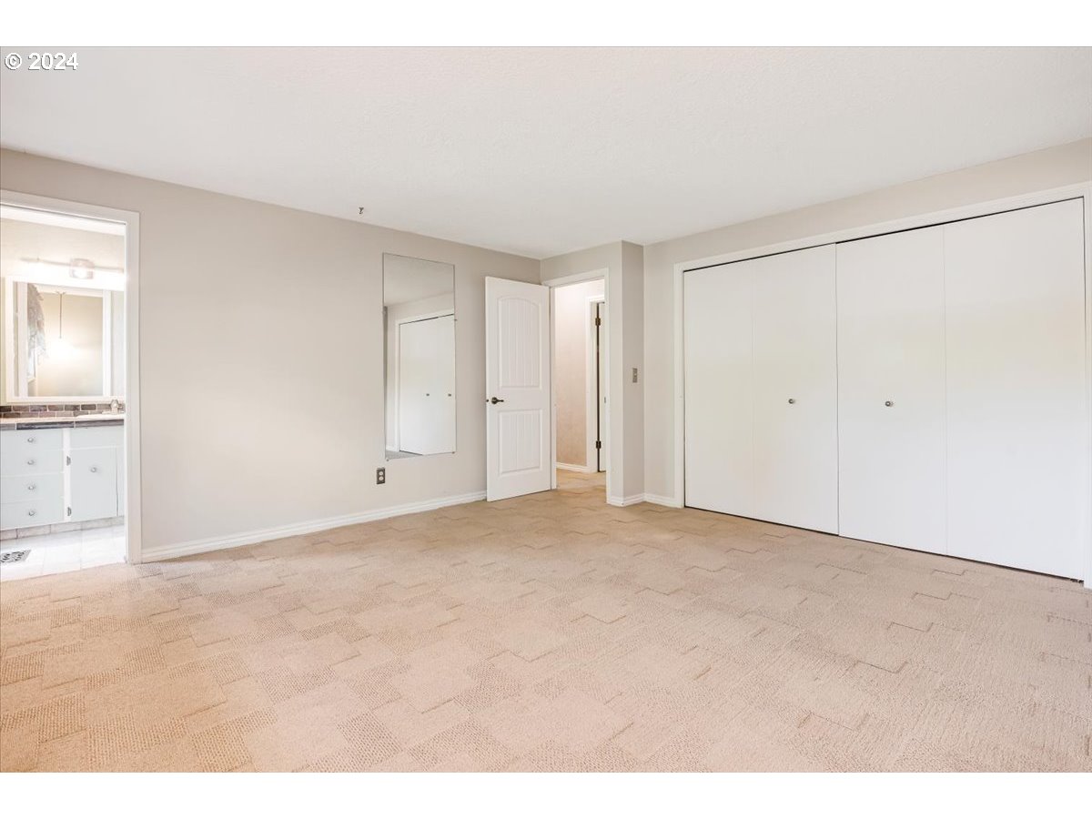 2577 Debok Road West Linn, OR 97068 - Photo 19 of 27 Bedroom, Primary
