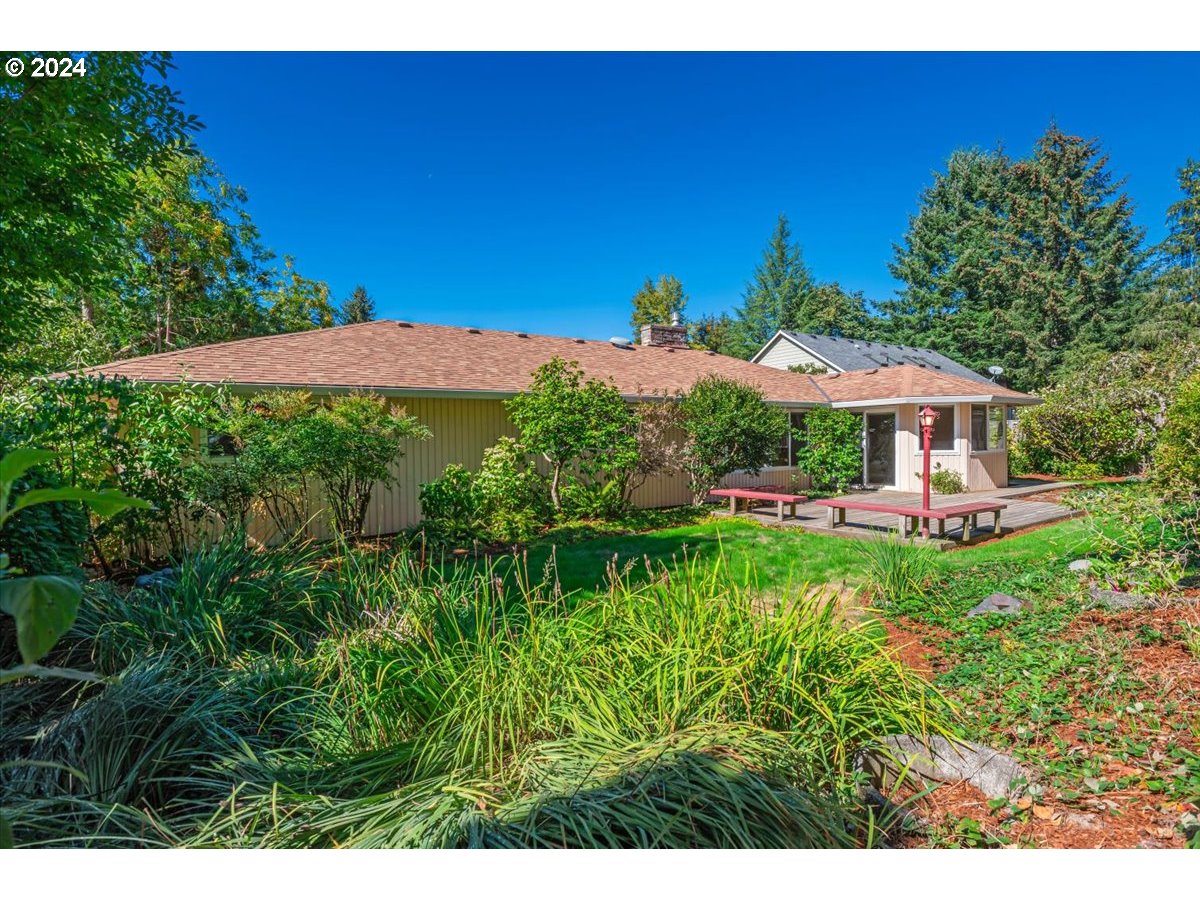 2577 Debok Road West Linn, OR 97068 - Photo 24 of 27 Backyard