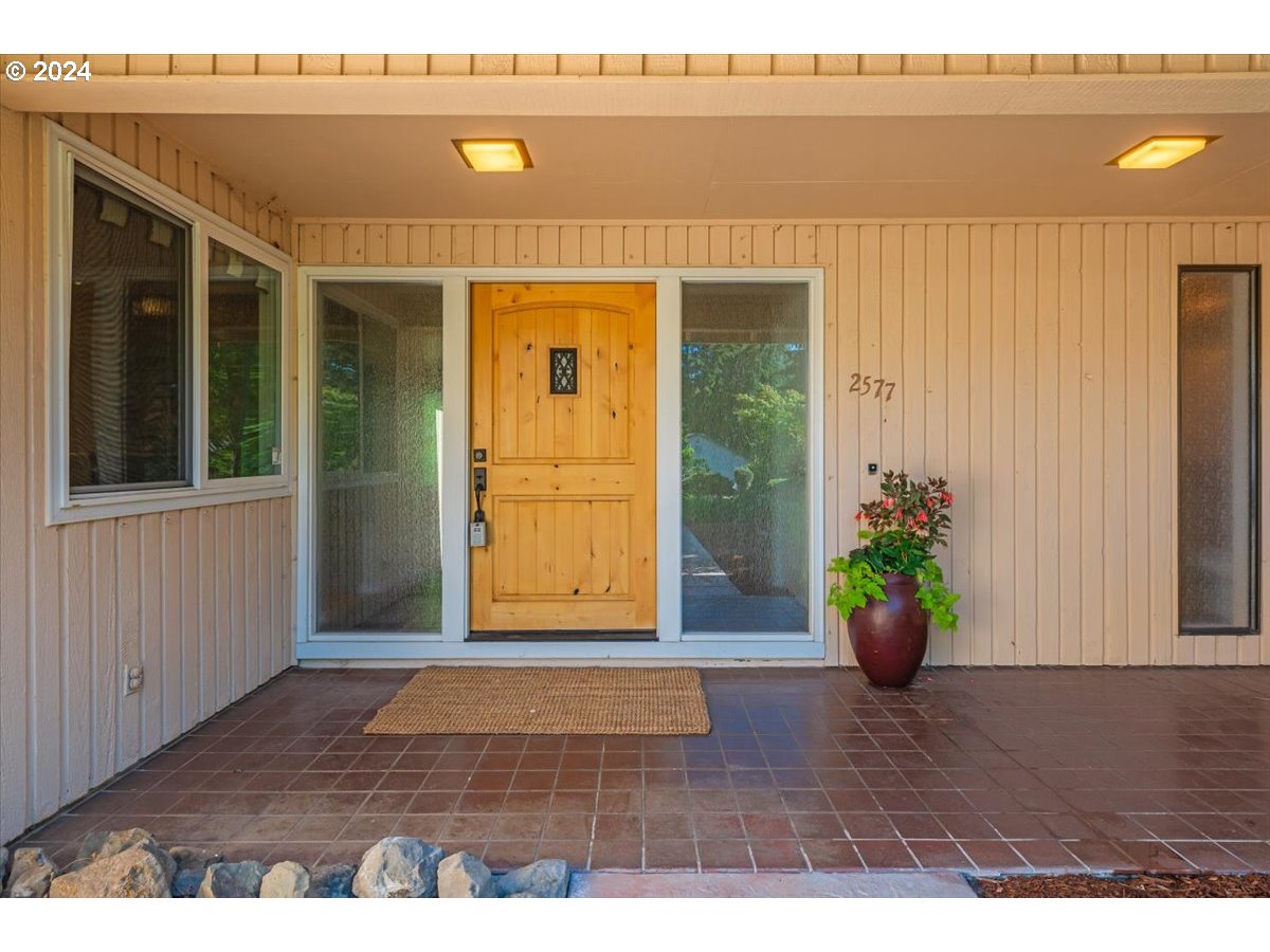 2577 Debok Road West Linn, OR 97068 - Photo 3 of 27 Exterior