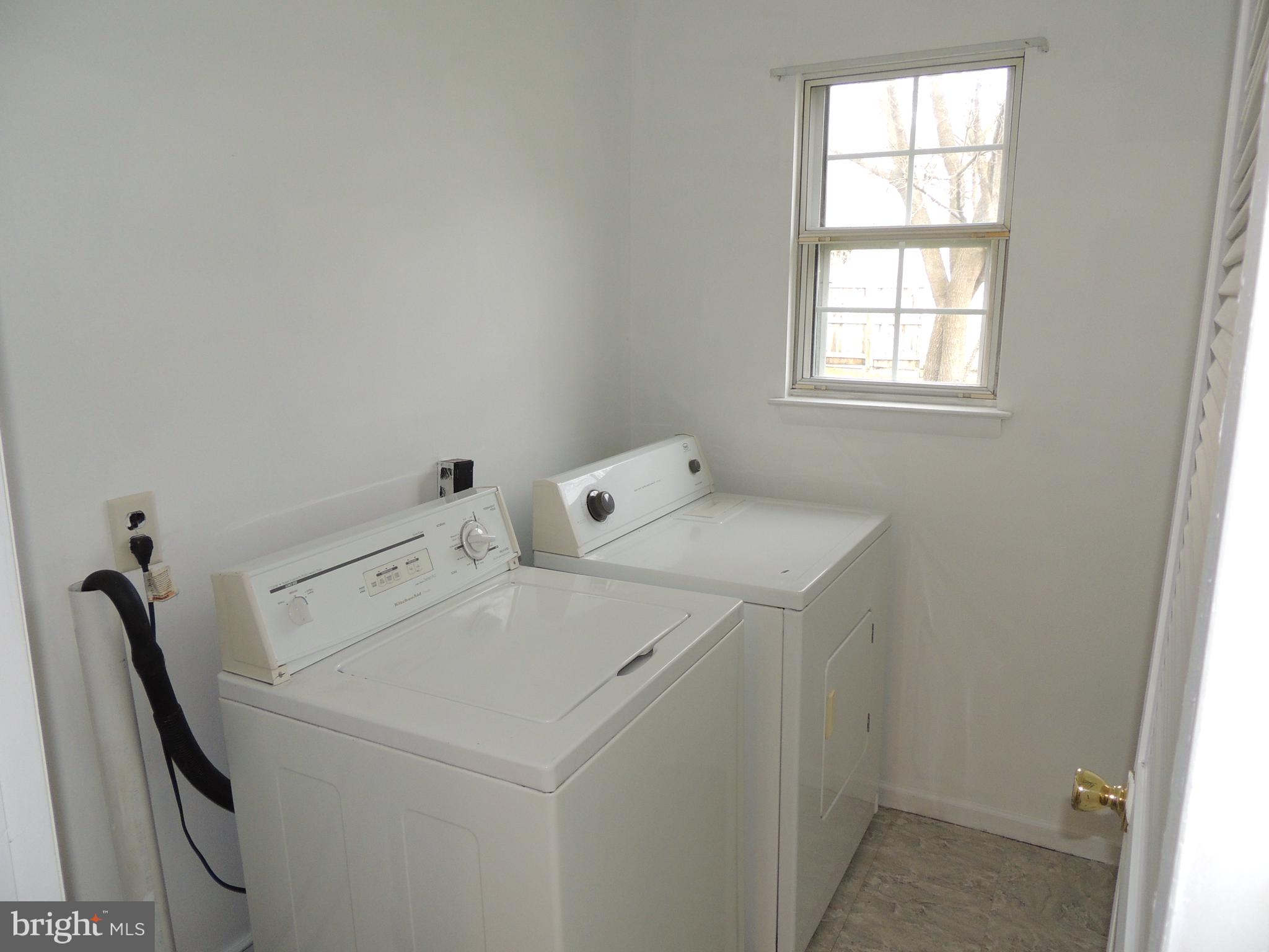 16 Dunsmore Road Newark, DE 19713 - Photo 10 of 18 Laundry Room