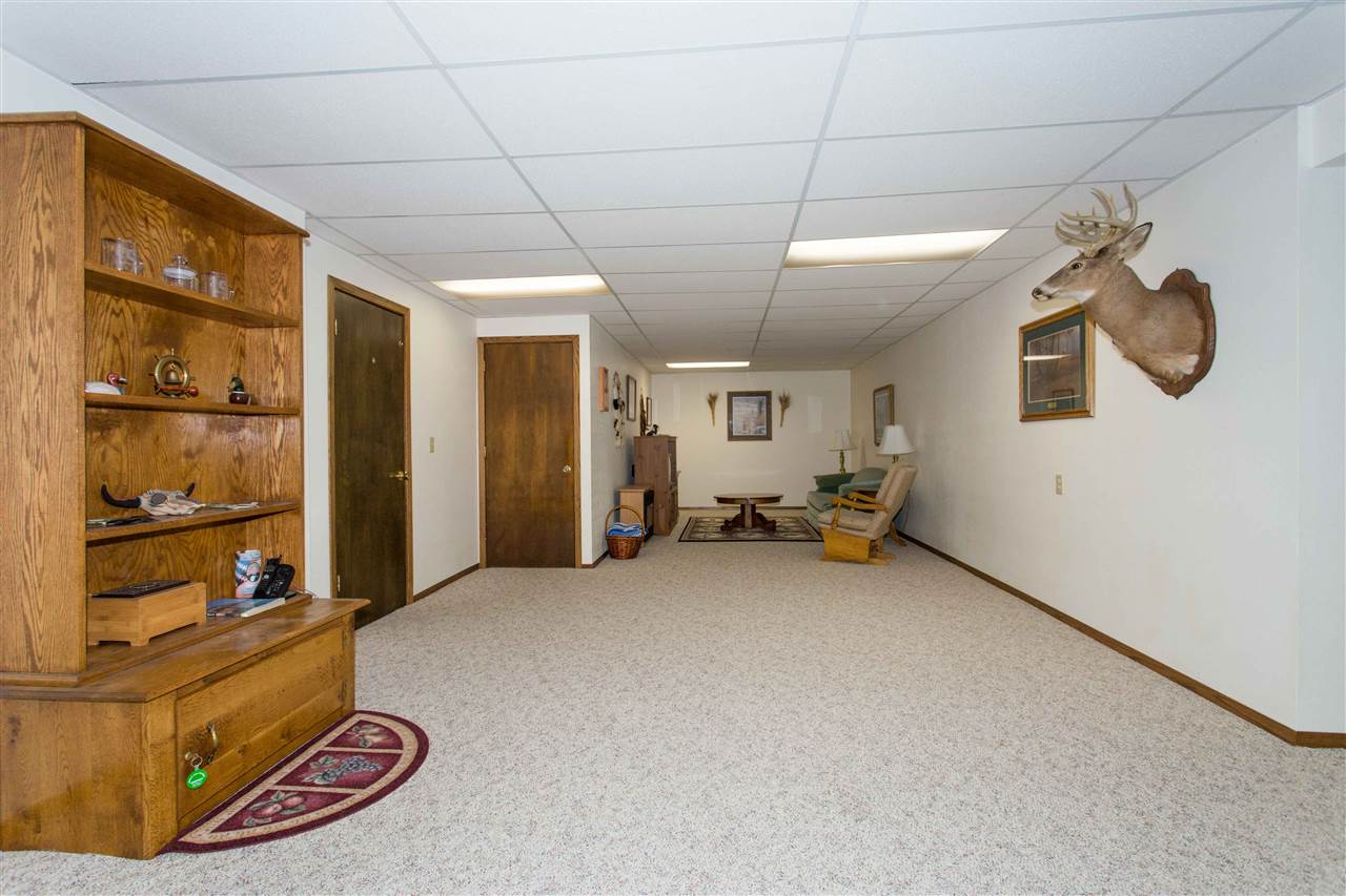 6210 Middle Road Dubuque, IA 52002 - Photo 20 of 25 Gallery Image 20