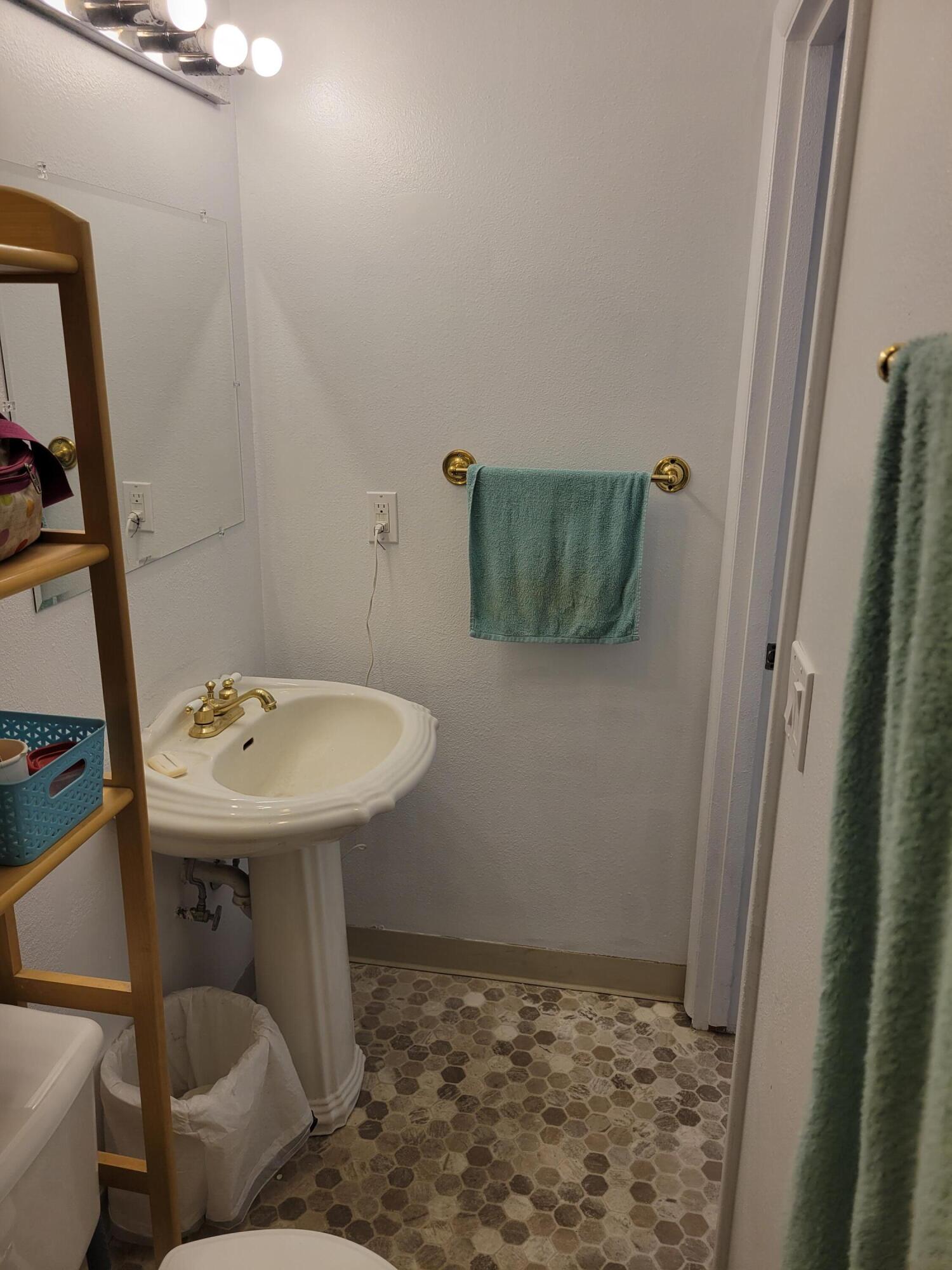 1500 Joe Wright Road Klamath Falls, OR 97603 - Photo 17 of 36 20230812_120550