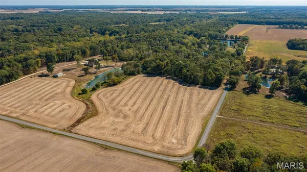 $899,000 | 688 Donnell Avenue, Donnellson, IL 62019