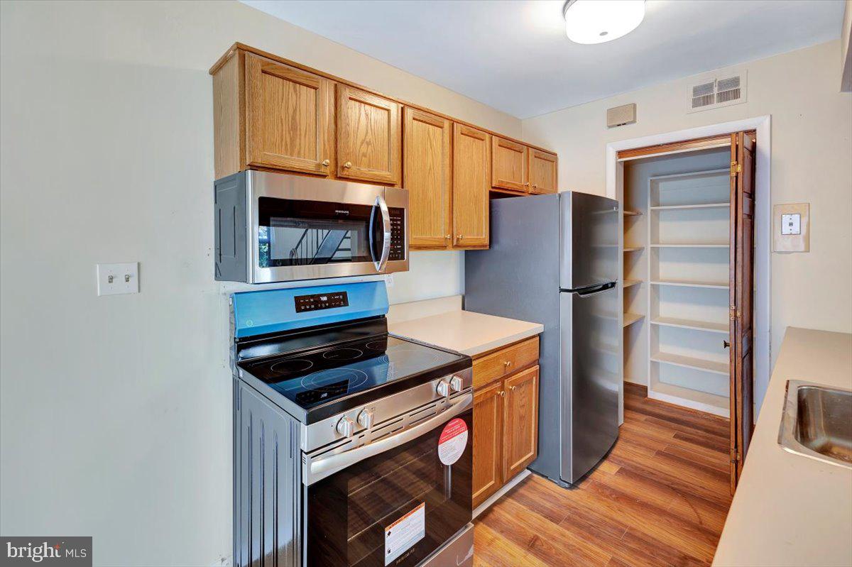 122 Hammershire Road, Unit D Reisterstown, MD 21136 - Photo 8 of 20 Kitchen