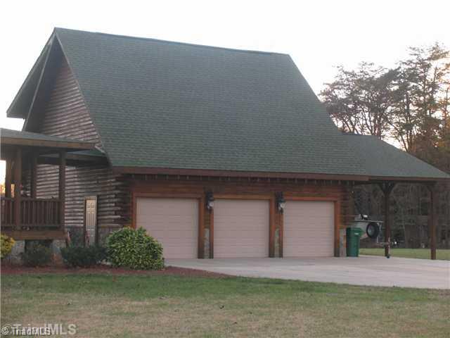 5501 Murphy Road Summerfield, NC 27358 - Photo 12 of 13 Parking Lot/Garage.