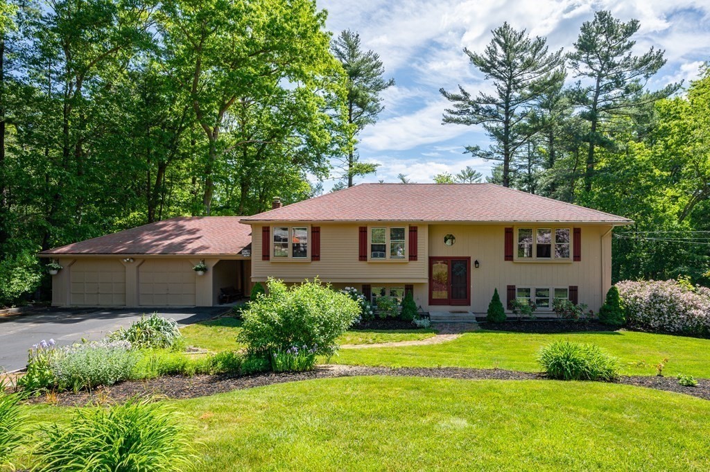 43 Lowell Road Pembroke, MA 02359 - Photo 1 of 40 Gallery Image 1
