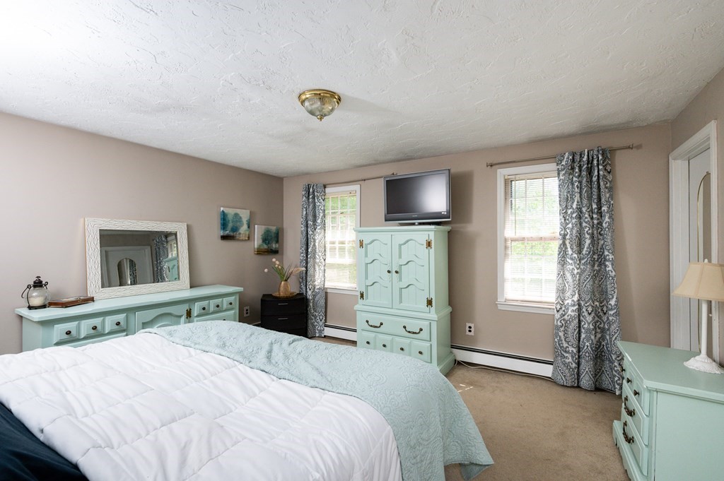 43 Lowell Road Pembroke, MA 02359 - Photo 13 of 40 Gallery Image 13